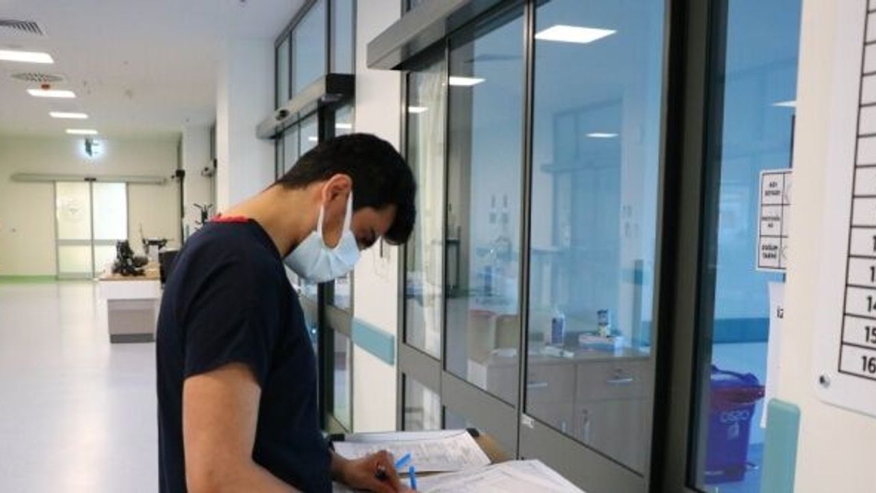 Covid 19'a yakalanan sağlık çalışanları yaşadıklarını anlattı