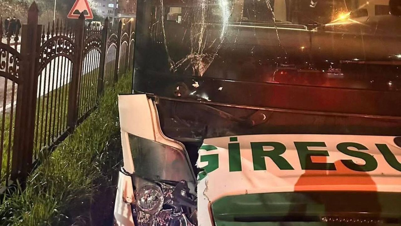 Giresunspor Kafilesi Kaza Geçirdi