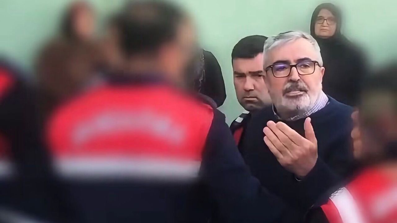 Fadıl Akgündüz’ün cenazede yaşadığı gerginlik gündem oldu: Sosyal medyada dikkat çeken destek yorumları