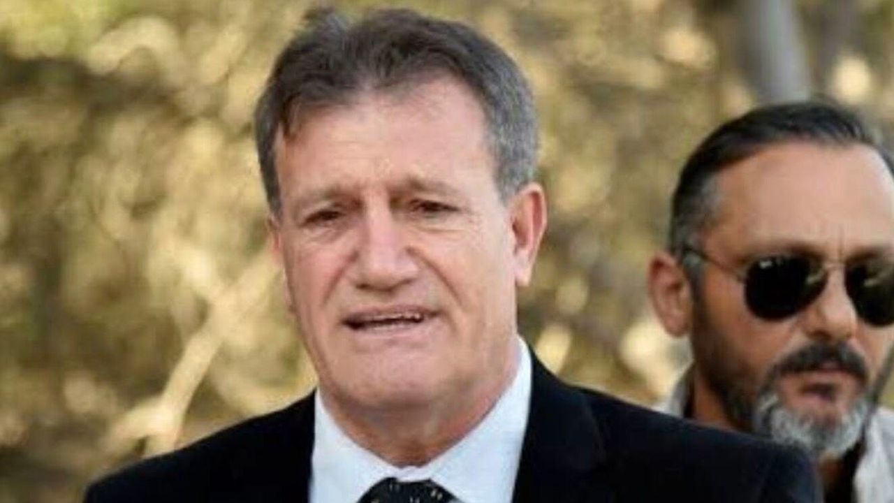 KKTC Ulaştırma Bakanı Erhan Arıklı Görevden Alındı