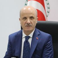 Prof. Dr. Erol Özvar Kimdir? Biyografisi ve Akademik Yolculuğu