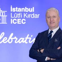 Deniz Dikkaya Kimdir?