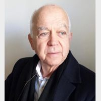 Dr. Hikmet Cemiloğlu Kimdir?