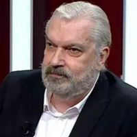 Hakan Bayrakçı Kimdir? Hayatı, Eğitimi ve Kariyer Yolculuğu