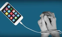 Telefon kullanımı Postür bozukluğu ve boyun eğriliğine neden olabiliyor