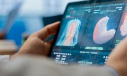 İngiltere’de 5 Kişiden 3’ü Sağlık Sorunlarını Yapay Zekâya Soruyor