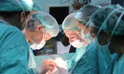 Prof. Dr. Ömer ve Prof. Dr. Özlenen Özkan’dan Umuda Dokunuş: Otobüs Kazasında Kopan Uzuvlar Dikildi