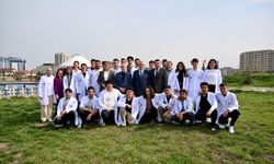 Manas’ta Tarihi Buluşma: Tıp Öğrencileri Rektörlerle Aynı Ekranda