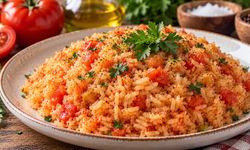 Domatesli Pirinç Pilavı Tarifi: Tane Tane Tam Ölçülü