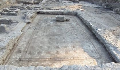 Bergama'da yaklaşık 1800 yıllık mozaik bulundu