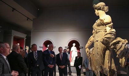 Türkiye'den yağmalanarak kaçırılan eserler iade edildi