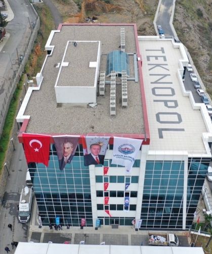 Üniversite-Sanayi İş Birliğinde Model Yapı: Teknopol İstanbul
