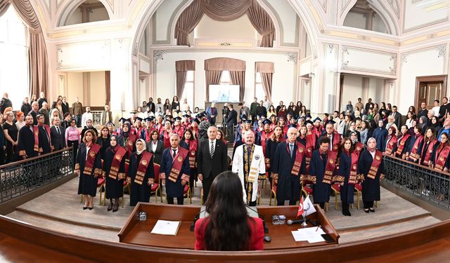 SBÜ'de 3. Yaş Üniversitesi Mezuniyet Töreni: 58 Mezun, Yaşam Boyu Öğrenmenin Coşkusunu Paylaştı