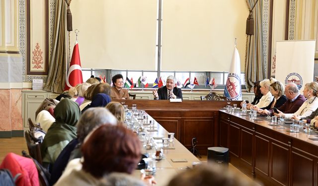 Rektör Aydın 3. Yaş Üniversitesi Öğrencilerini Ağırladı