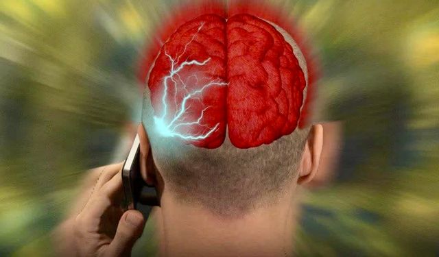 Uzun Süreli Telefon Kullanımı: Kanıt Yok mu, Henüz Yok mu?