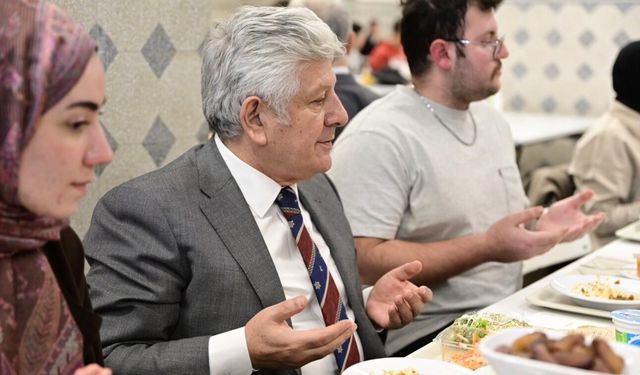 Rektör Aydın’dan İranlı Öğrencilere “Yalnız Değilsiniz” Mesajı