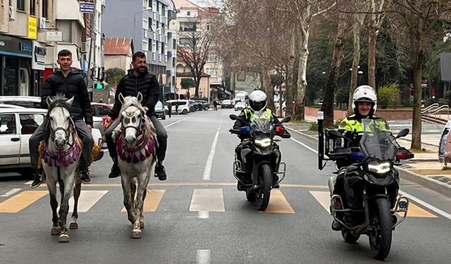 Trabzon’da Trafik Cezalarına İlginç Çözüm: Atla Trafiğe Çıktılar