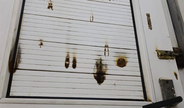 Trabzon’da camide tepki çeken görüntü: Tuvalet kapıları sigarayla yakıldı