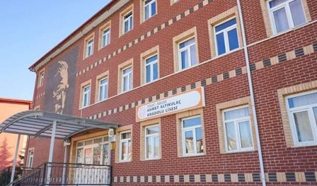 Ahmet Altıkulaç Anadolu Lisesi Okul Grubundaki Paylaşım Paniğe Yol Açtı: 11. Sınıf Öğrencisi Yakalandı