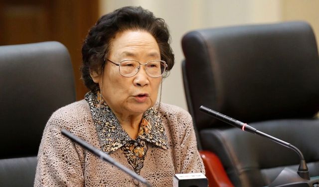 Eski Bir Tıp Metninden Nobel’e: Tu Youyou’nun Olağanüstü Hikâyesi