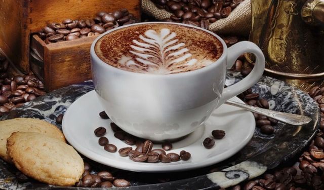 Evde Mokka Nasıl Yapılır? Kahve ve Çikolatanın Dengeli Tarifi