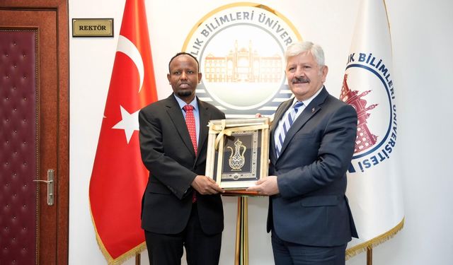 Somali Sağlık Bakanı Dr. Abubakar’dan SBÜ’ye Ziyaret: Eğitim ve Sağlık İş Birliğinde Yeni Dönem