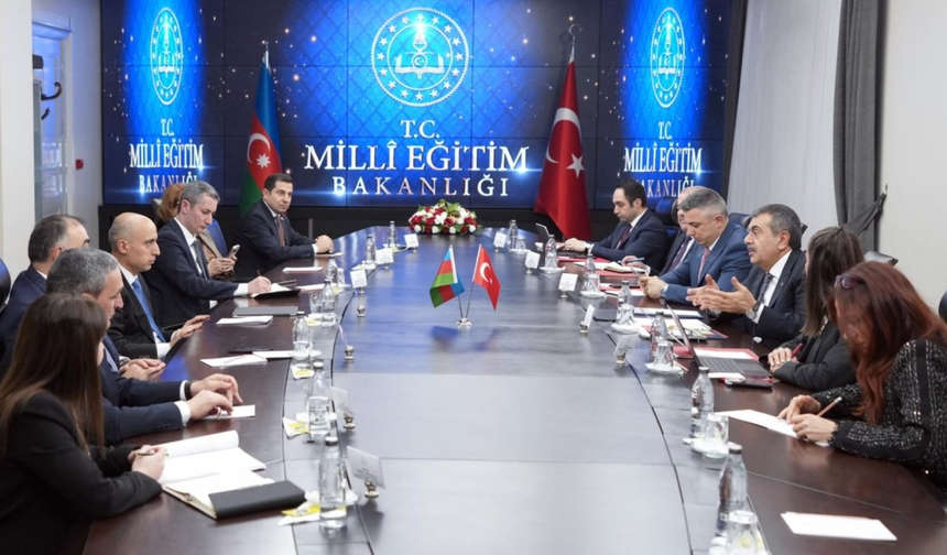 Bakan Tekin ile Azerbaycan Bilim ve Eğitim Bakanı Amrullayev Ankara’da Bir Araya Geld