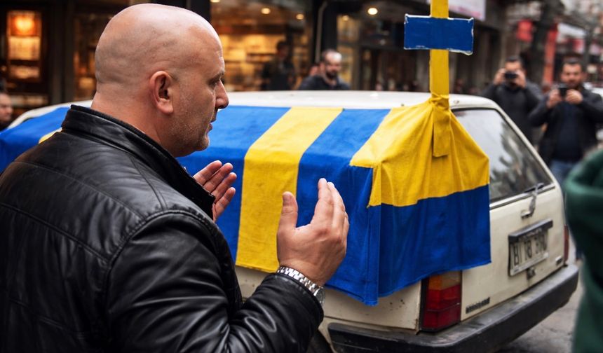 Trabzon’da Derbi Öncesi Fenerbahçe’nin “Cenaze Namazı” Kılındı