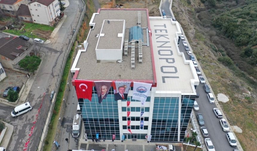 Üniversite-Sanayi İş Birliğinde Model Yapı: Teknopol İstanbul