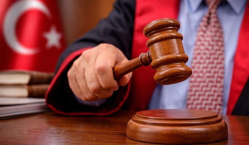 Yargıtay’dan Emsal Karar: Balkondan Halı Silkeleyene 3 Yıl Hapis!