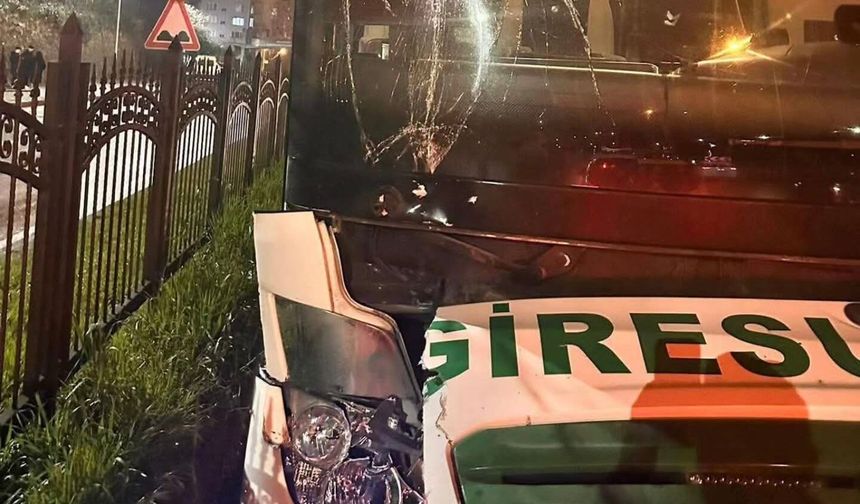 Giresunspor Kafilesi Kaza Geçirdi