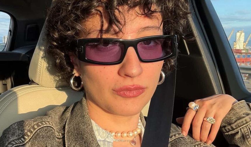 Melike Şahin’den Bebek Müjdesi: Ünlü Şarkıcı Hamile Olduğunu Duyurdu