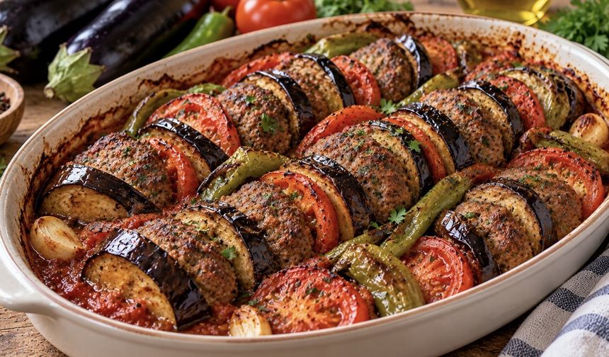Fırında Patlıcan Kebabı Tarifi: Köfteli ve Pratik