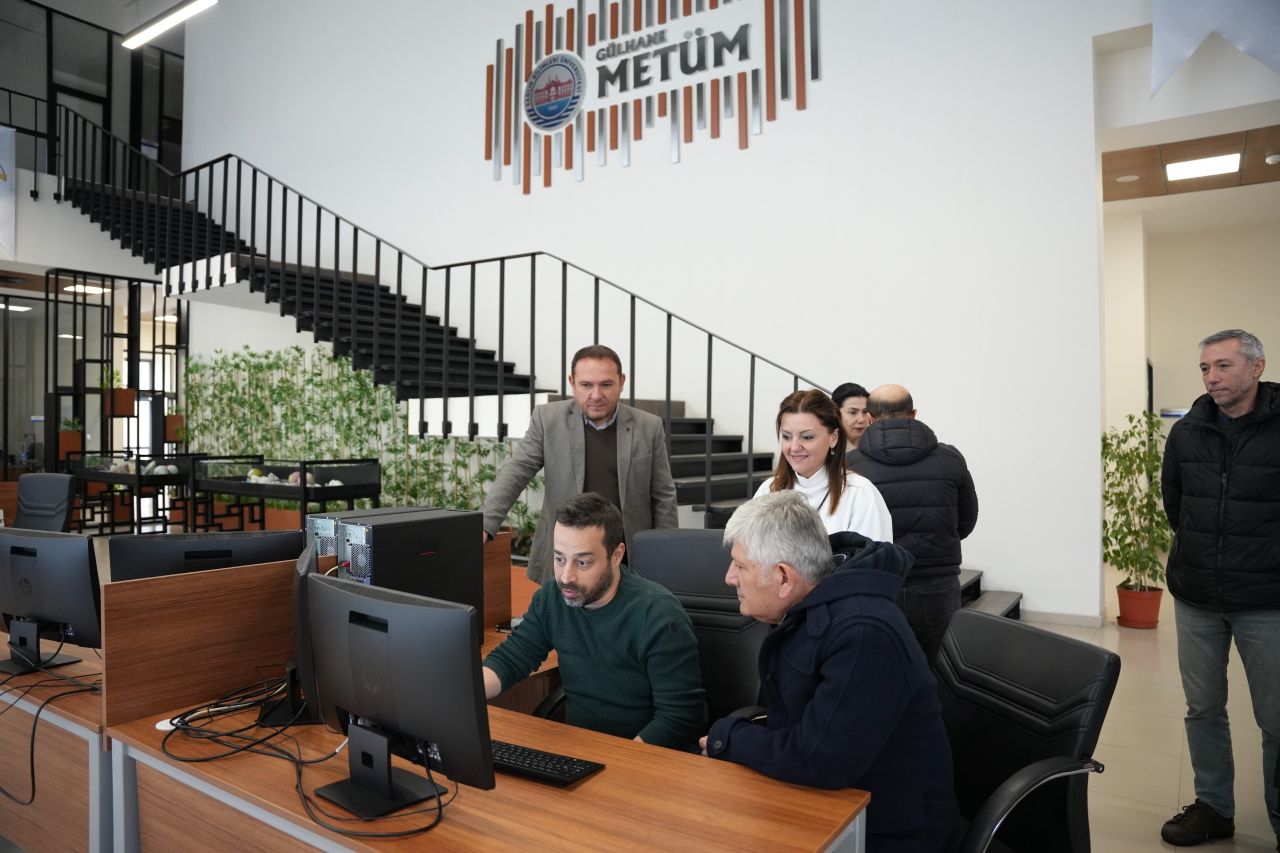 877D3734 902D 4C2A 82F1 8Bf71C700B9C