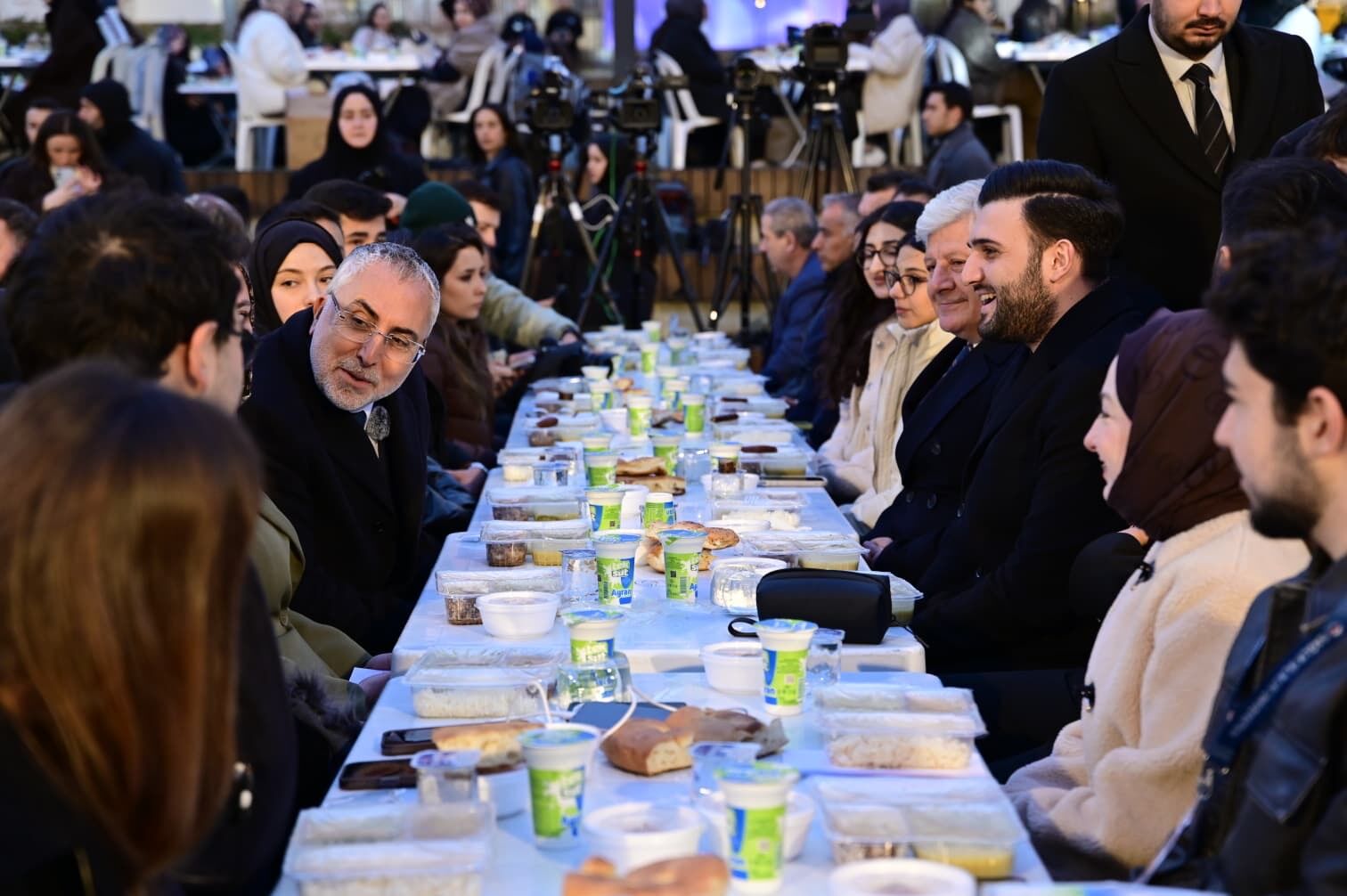 SBÜ’de 2500 Kişilik Dev İftar: Bakan Işıkhan’dan Sağlık Sistemi Mesajı-1