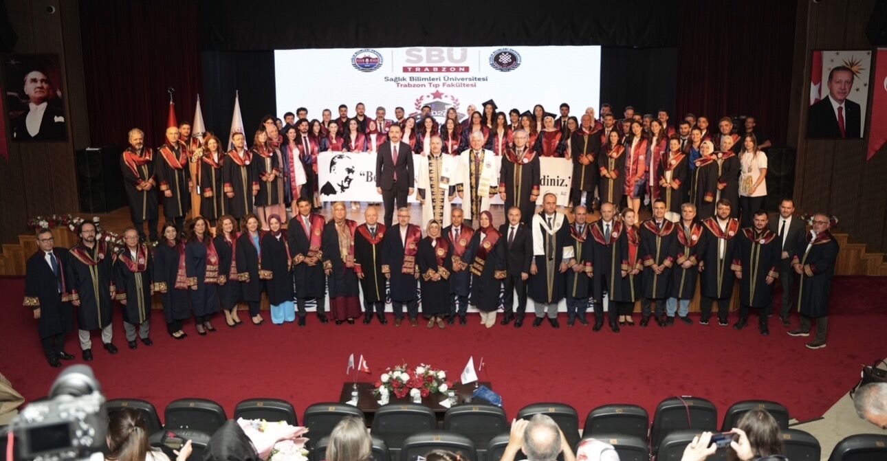 SBÜ Trabzon Tıp Fakültesi İlk Mezunlarını Uğurladı-1