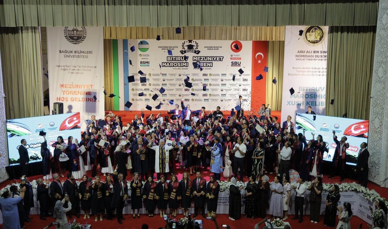 Sağlık Bilimleri Üniversitesi Buhara Külliyesinde Mezuniyet Heyecanı: 168 Sağlık Profesyoneli Mezun Oldu-2