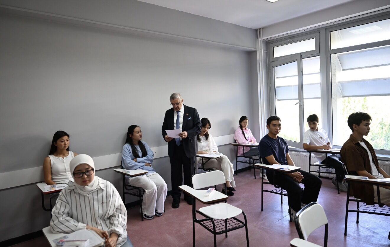 MANAS-ÖSYS 2026, 17 bin 322 adayın başvurusuyla 18 sınav binası ve 369 derslikte sorunsuz şekilde gerçekleştirildi.-2