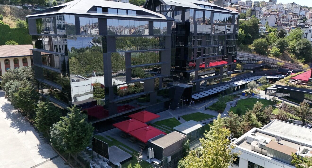 İstanbul Sağlık ve Teknoloji Üniversitesi Bilimle Geleceği İnşa Ediyor-2