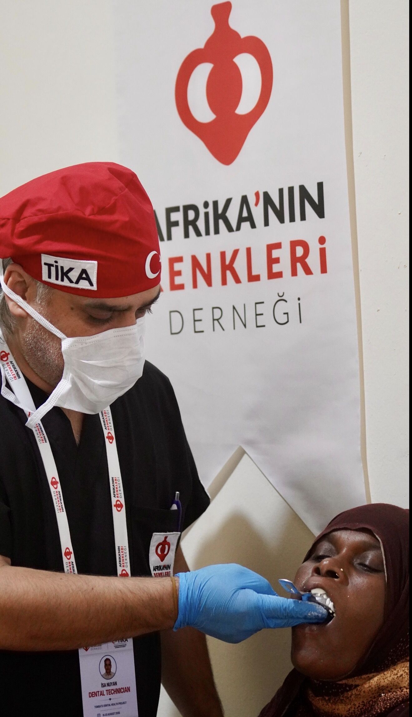 TİKA desteğiyle Tumbatu Adası’nda 942 kişi muayene edildi, binlerce dişe tedavi uygulandı ve ada halkına kalıcı diş kliniği kazandırıldı.-1